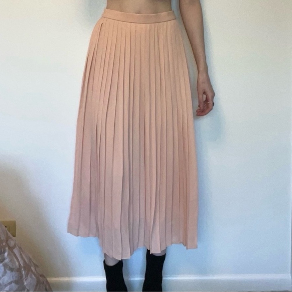 Uniqlo Soft Peach Pleated Midi Skirt